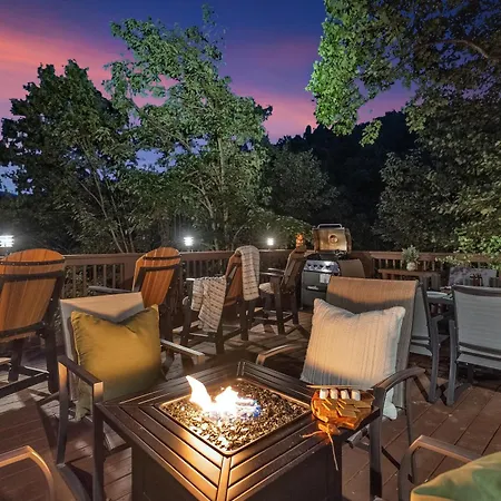 Family Chalet With Sauna, Hottub, Heavenly Views! Mins To Downtown! Gatlinburg Exterior photo