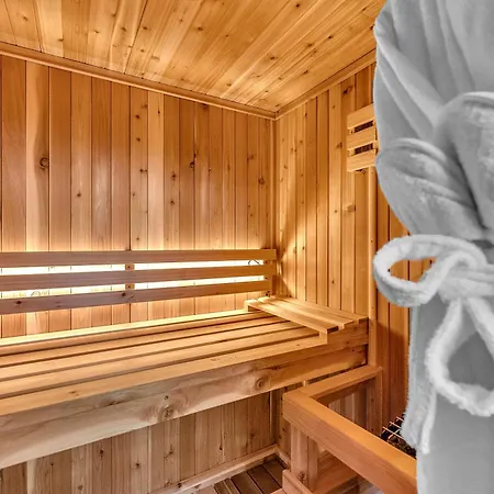 Family Chalet With Sauna, Hottub, Heavenly Views! Mins To Downtown! Gatlinburg Exterior photo