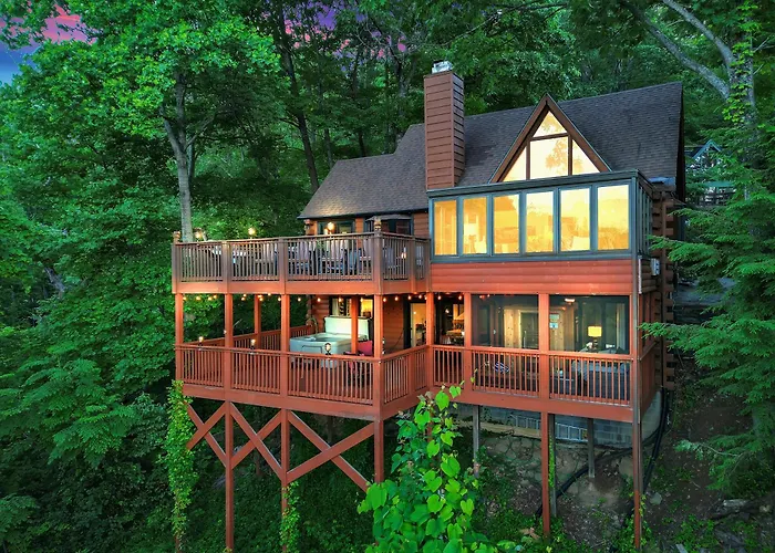 Family Chalet With Sauna, Hottub, Heavenly Views! Mins To Downtown!