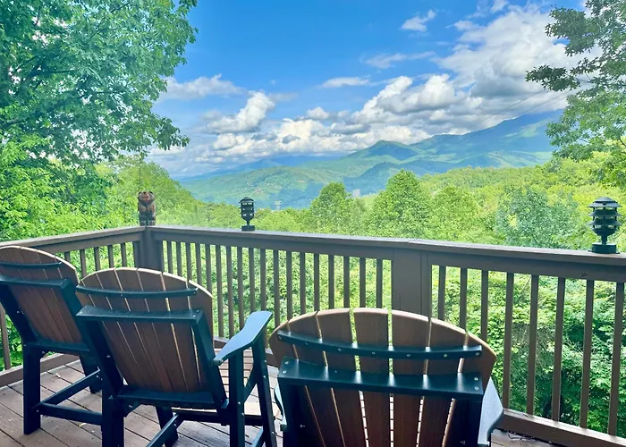 Family Chalet With Sauna, Hottub, Heavenly Views! Mins To Downtown!